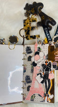 Load image into Gallery viewer, la ville de l&#39;amour
